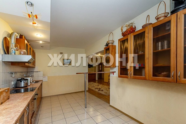
  Продается 4-комн. квартира, 217.6 м², Попова ул
. Фото 10.