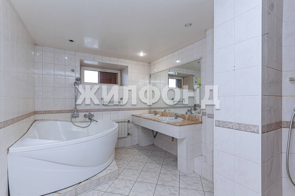 
  Продается 4-комн. квартира, 217.6 м², Попова ул
. Фото 15.