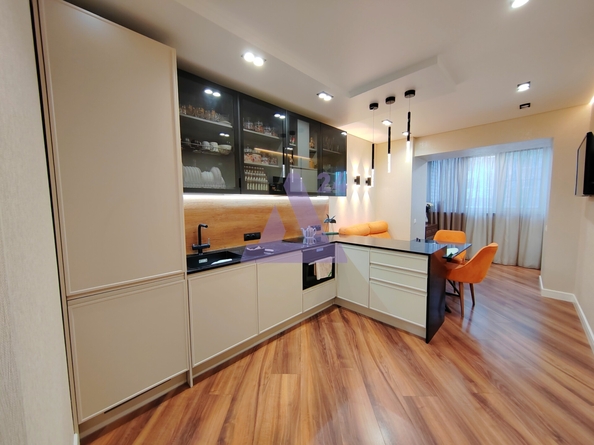 
  Продается 4-комн. квартира, 97.4 м², Новгородская ул, д. 26А
. Фото 3.