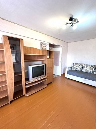 
   Продам 3-комнатную, 55.5 м², Бабушкина ул, 27

. Фото 2.