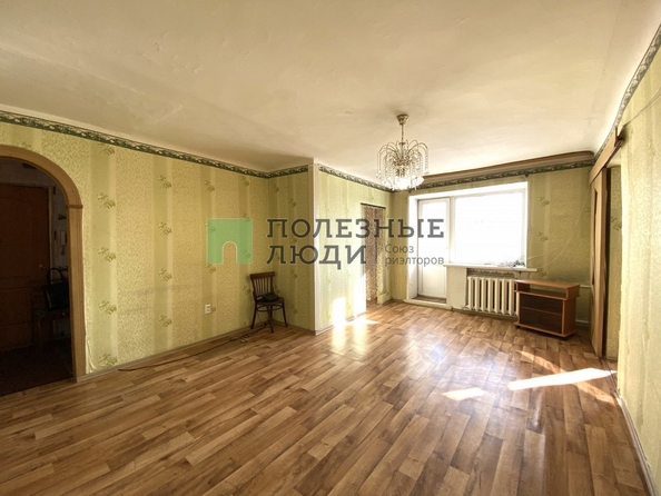 
   Продам 2-комнатную, 42.2 м², Родины ул, 7

. Фото 10.