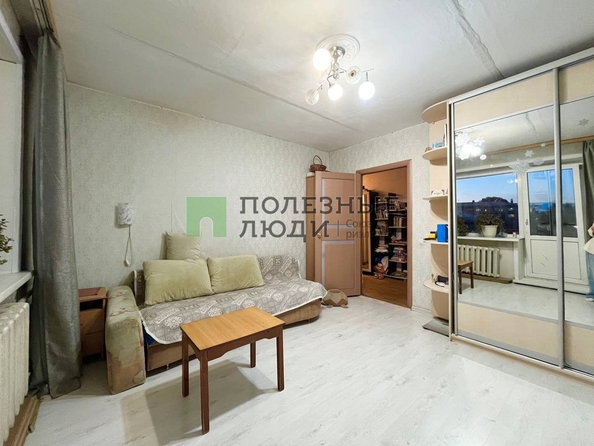 
   Продам 2-комнатную, 52 м², Строителей ул, 40

. Фото 3.