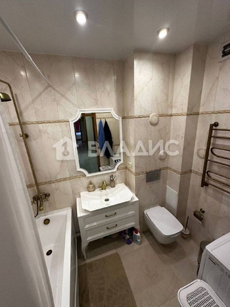 
   Продам 2-комнатную, 80 м², Комсомольская ул, 1В

. Фото 1.