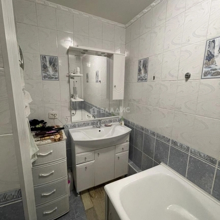 
  Продам 4-комн. квартиру 70.3 м². Фото 11.
