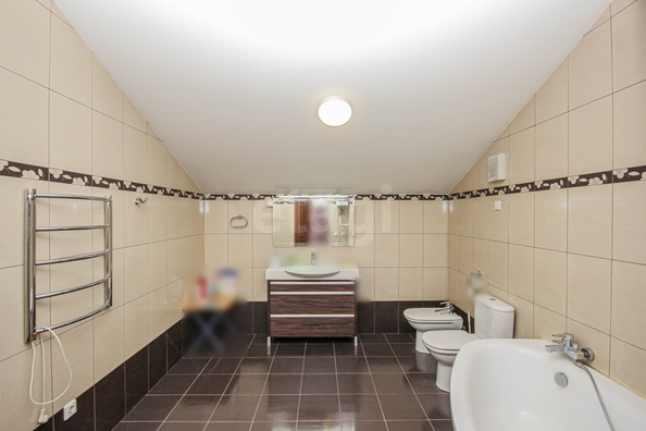 
  Продается 4-комн. квартира 215.1 м². Фото 13.