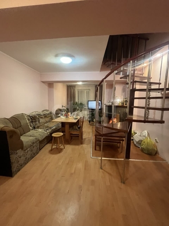 
  Продается 4-комн. квартира 102 м². Фото 1.