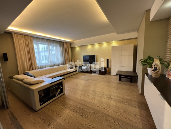 
  Продается 4-комн. квартира 176 м². Фото 1.