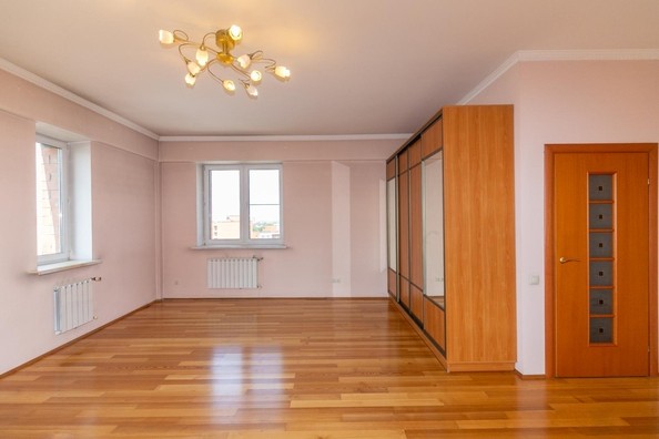 
   Продам 4-комнатную, 253 м², Александра Невского ул, 2

. Фото 36.