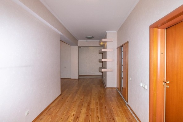 
   Продам 4-комнатную, 253 м², Александра Невского ул, 2

. Фото 38.