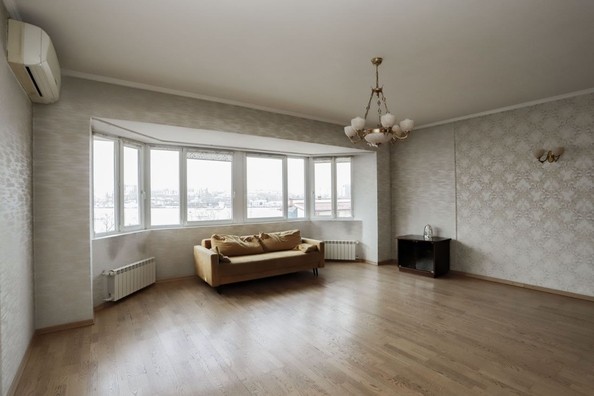 
   Продам 4-комнатную, 160 м², Гагарина б-р, 68В

. Фото 3.