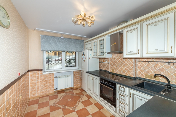 
   Продам 2-комнатную, 61 м², Байкальская ул, 244/1

. Фото 1.