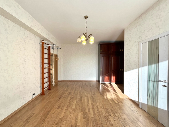 
   Продам 3-комнатную, 159.7 м², Гагарина б-р, 68А

. Фото 16.