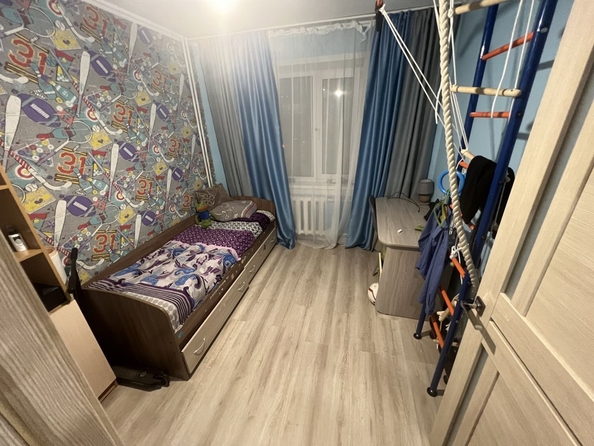 
   Продам 4-комнатную, 77 м², Романтиков ул, 4А

. Фото 3.