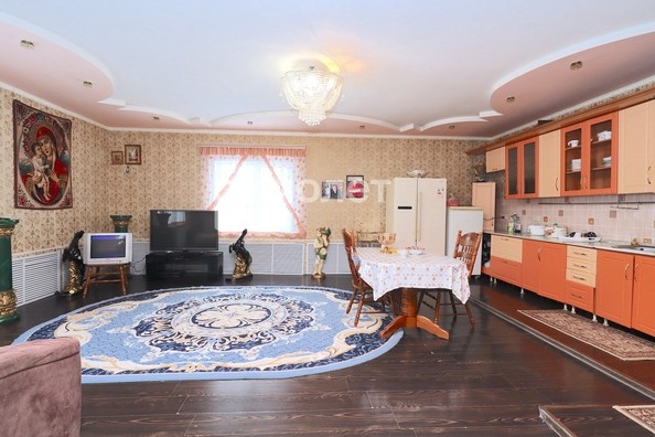
   Продам дом, 250 м², Кемерово

. Фото 3.