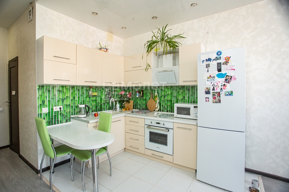 
  Продается 3-комн. квартира, 50 м², Осенний б-р, д. 13
. Фото 5.