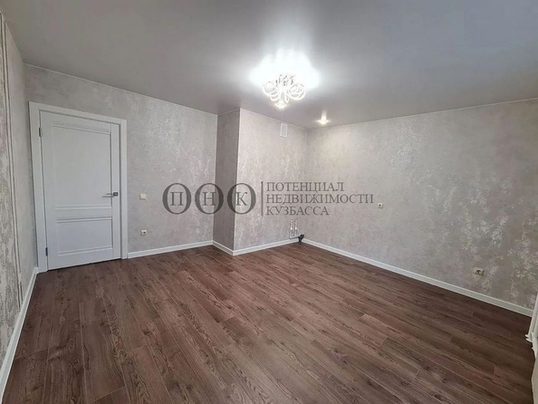 
   Продам 1-комнатную, 40.5 м², Космическая ул, 8

. Фото 21.