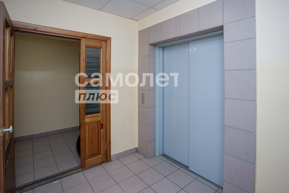 
   Продам 2-комнатную, 55.7 м², Строителей б-р, 53

. Фото 22.