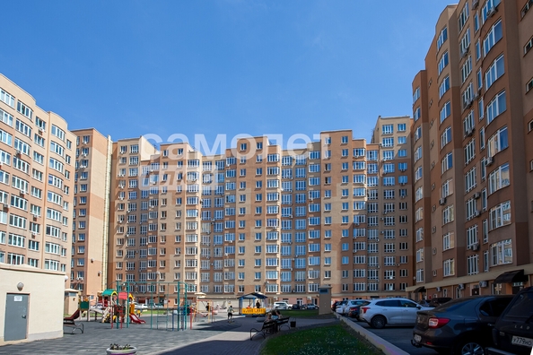 
   Продам 2-комнатную, 55.7 м², Строителей б-р, 53

. Фото 25.