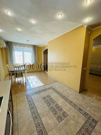 
   Продам 3-комнатную, 106 м², Строителей б-р, 28

. Фото 12.