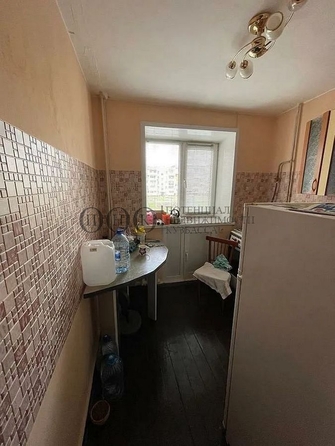 
   Продам 1-комнатную, 30.2 м², Шахтеров (Гравелит) тер, 65

. Фото 3.