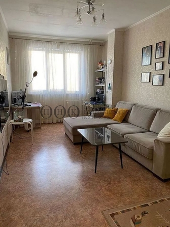 
   Продам 2-комнатную, 56 м², Шахтеров (Гравелит) тер, 58А

. Фото 1.