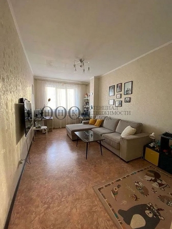 
   Продам 2-комнатную, 56 м², Шахтеров (Гравелит) тер, 58А

. Фото 2.