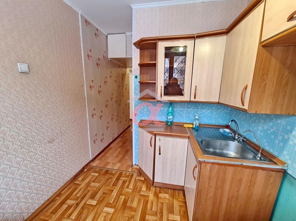 
   Продам 1-комнатную, 30.3 м², Строителей б-р, 26/2

. Фото 2.