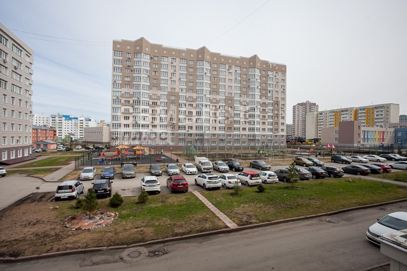 
   Продам 3-комнатную, 79.8 м², Космическая (Космический) тер, 24

. Фото 7.