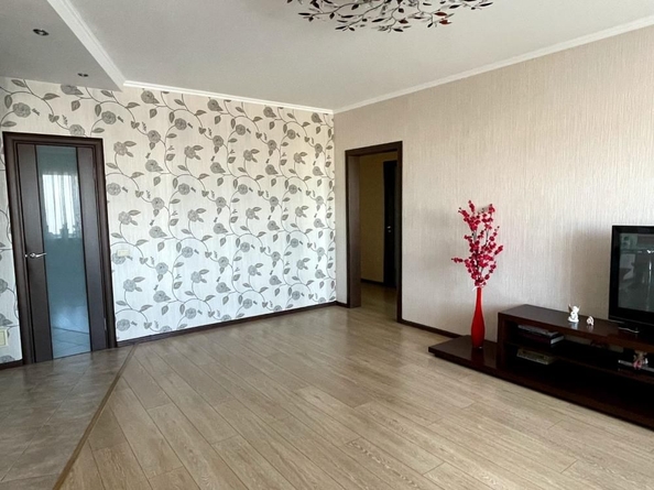 
   Продам 3-комнатную, 85.1 м², Шахтеров (Гравелит) тер, 72

. Фото 4.