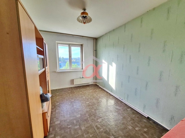 
   Продам 3-комнатную, 64 м², Строителей б-р, 52А

. Фото 2.