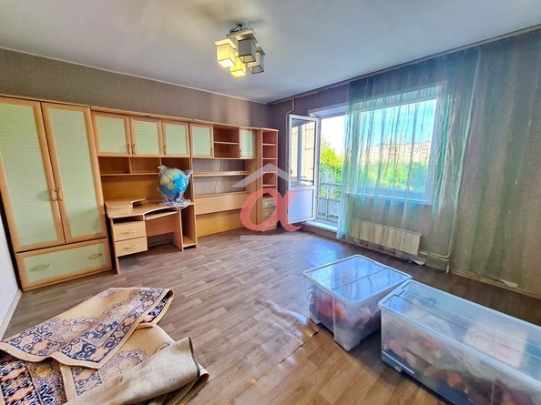 
   Продам 3-комнатную, 64 м², Строителей б-р, 52А

. Фото 9.