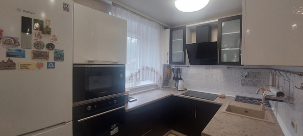 
   Продам 3-комнатную, 51.5 м², Сибиряков-Гвардейцев (2/3-Л) тер, 13

. Фото 7.