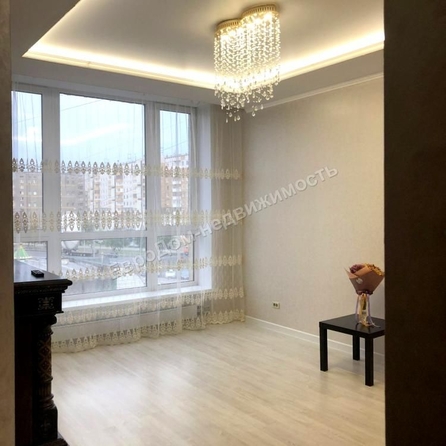 
   Продам 4-комнатную, 102 м², Свободы тер, 3

. Фото 2.