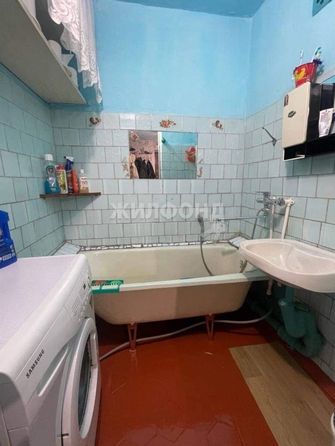 
   Продам 3-комнатную, 58.7 м², Дзержинского ул, 24

. Фото 1.