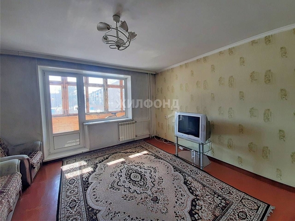 
   Продам 3-комнатную, 62 м², Тореза  ул, 103

. Фото 4.