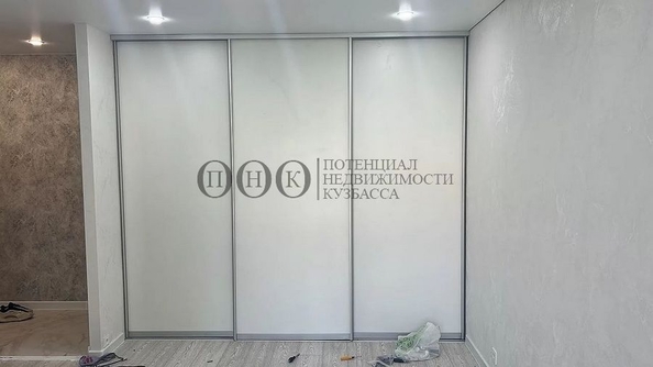 
   Продам 1-комнатную, 33 м², Космическая ул, 13

. Фото 4.