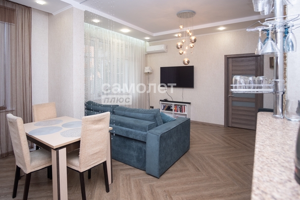 
   Продам 3-комнатную, 98 м², Осенний б-р, 10

. Фото 5.