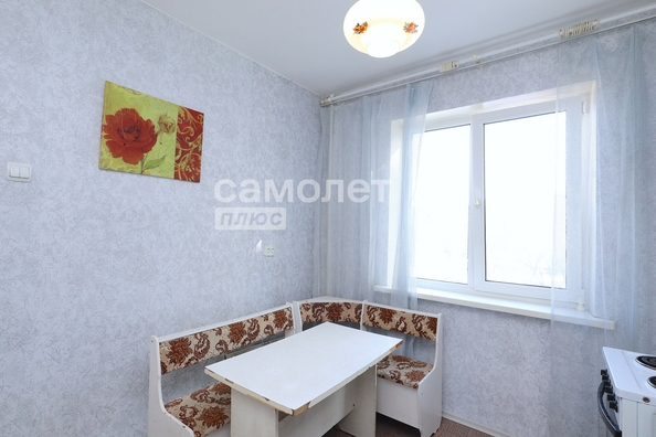 
   Продам 3-комнатную, 64 м², Строителей б-р, 52А

. Фото 7.