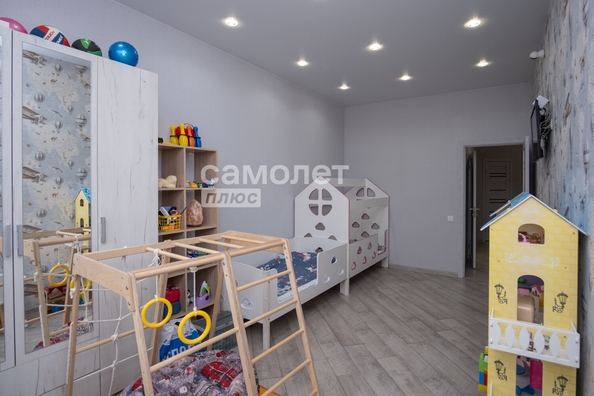 
   Продам 3-комнатную, 92.8 м², Осенний б-р, 8

. Фото 20.