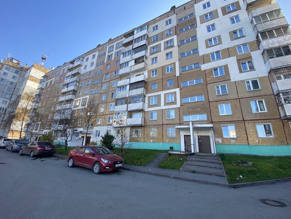 
   Продам 3-комнатную, 60.6 м², Инициативная ул, 101а

. Фото 1.