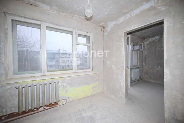 
   Продам 4-комнатную, 61.4 м², Строителей б-р, 25б

. Фото 9.