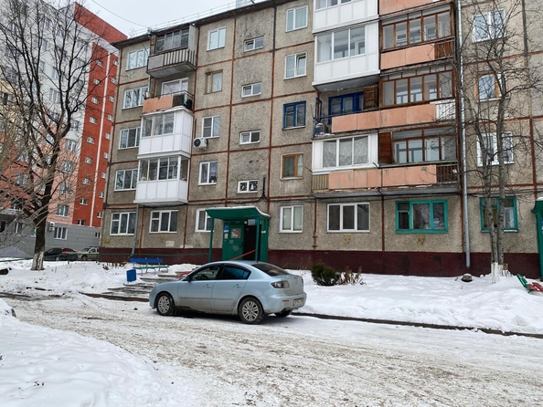 
   Продам 4-комнатную, 61.4 м², Строителей б-р, 25б

. Фото 2.