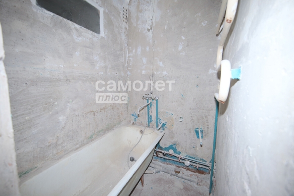 
  Продается 4-комн. квартира, 61.4 м², Строителей б-р, д. 25б
. Фото 16.