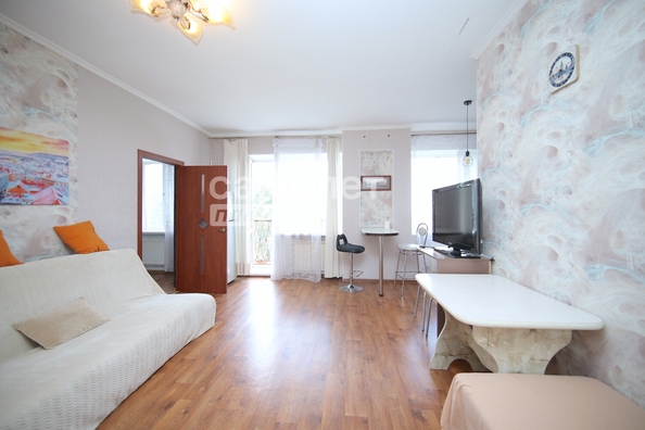 
  Продается 2-комн. квартира, 43.3 м², Дзержинского ул, д. 8
. Фото 2.