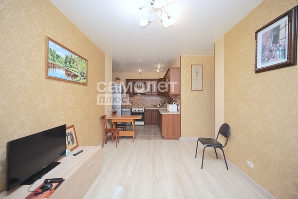 
   Продам 2-комнатную, 43.1 м², Осенний б-р, 1

. Фото 4.