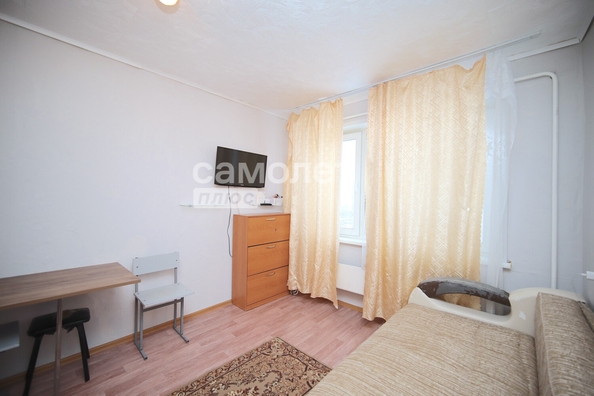 
   Продам 1-комнатную, 16.6 м², Строителей б-р, 56/2

. Фото 4.