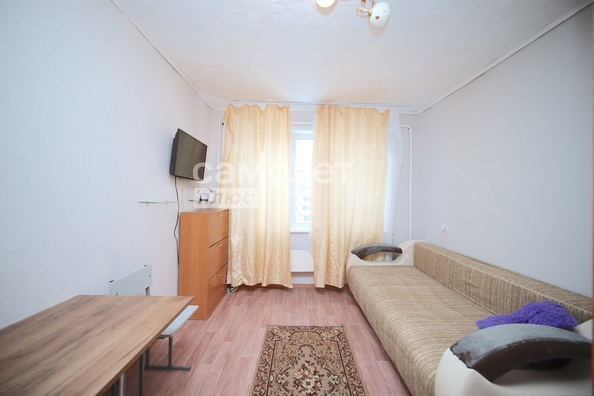 
   Продам 1-комнатную, 16.6 м², Строителей б-р, 56/2

. Фото 5.