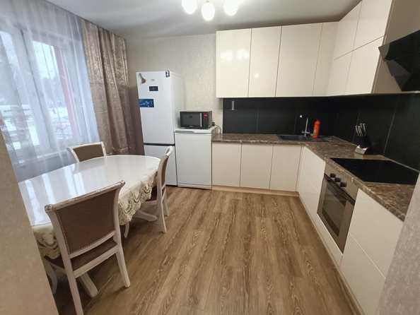 
  Сдам в аренду 2-комнатную квартиру, 55.7 м², Кемерово

. Фото 1.