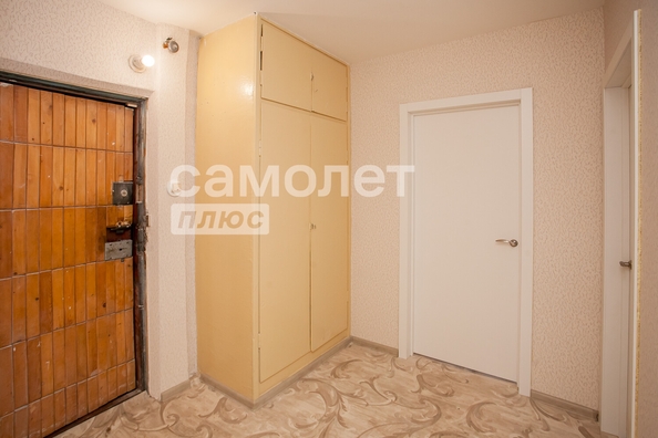 
   Продам 3-комнатную, 61.5 м², Строителей б-р, 7

. Фото 9.