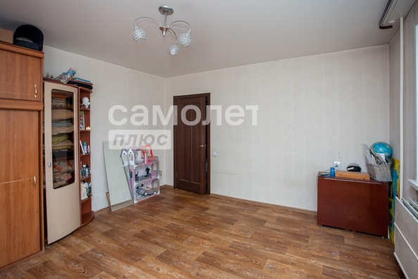 
   Продам 3-комнатную, 62.8 м², Строителей б-р, 52а

. Фото 13.